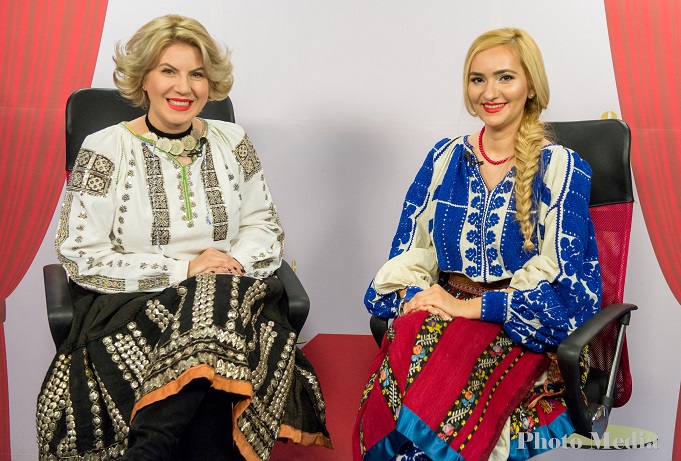 Cristina Chiriac si Adela Diaconu au stralucit la Balul Portului Popular in ”Flori de Ie”