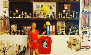 Rebeka Mirică, performanţă în tenis şi modeling la doar 11 ani!